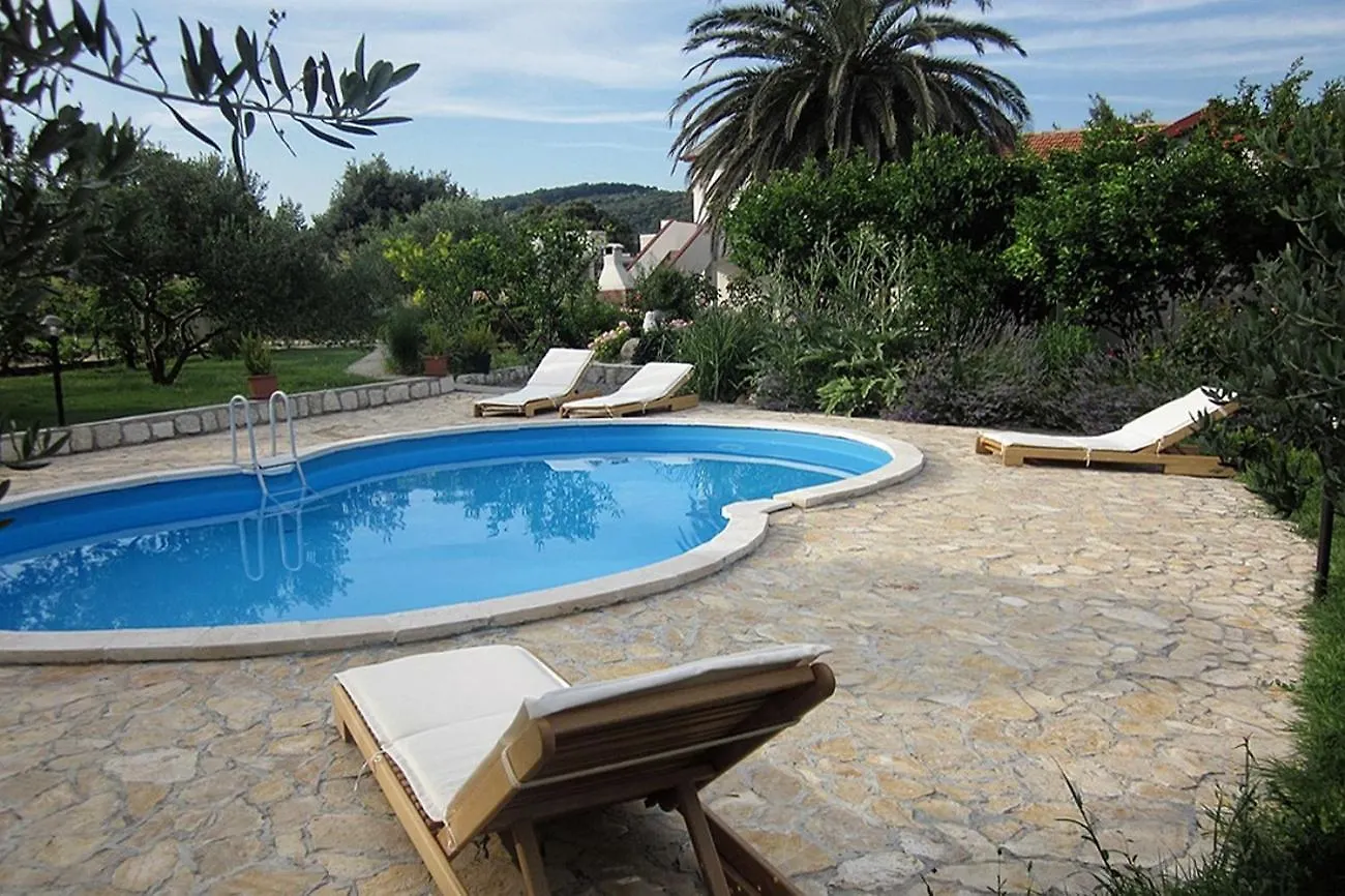 Family Friendly Apartments With A Swimming Pool Mundanije, Rab - 5076  Mundanije