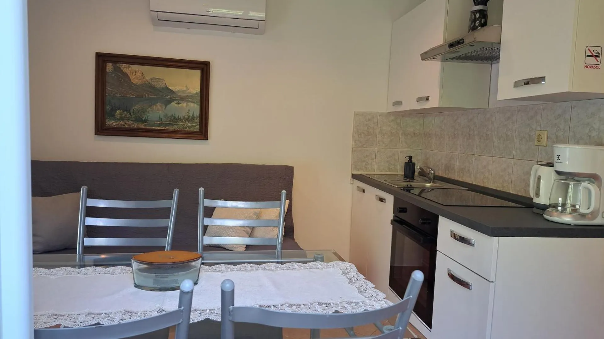 Family Friendly Apartments With A Swimming Pool Mundanije, Rab - 5076 Croatia