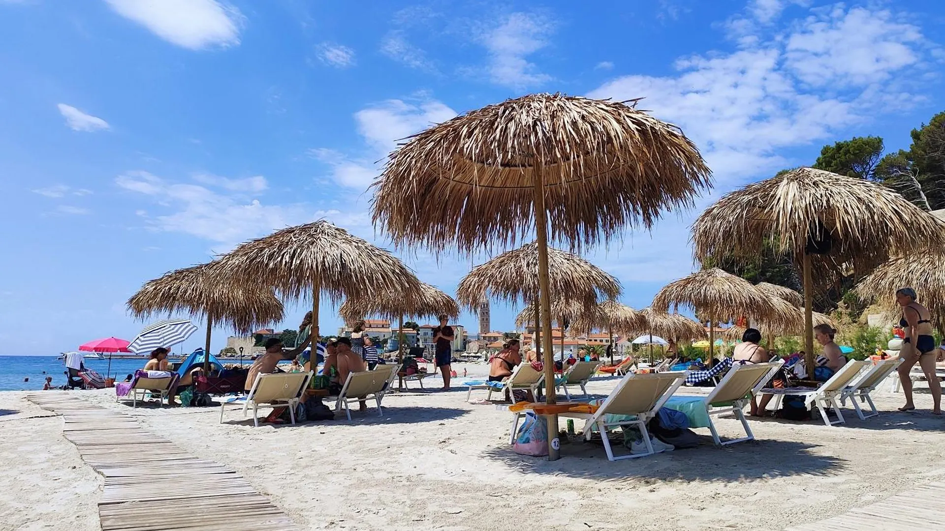 Family Friendly Apartments With A Swimming Pool Mundanije, Rab - 5076 0*, Mundanije Croatia