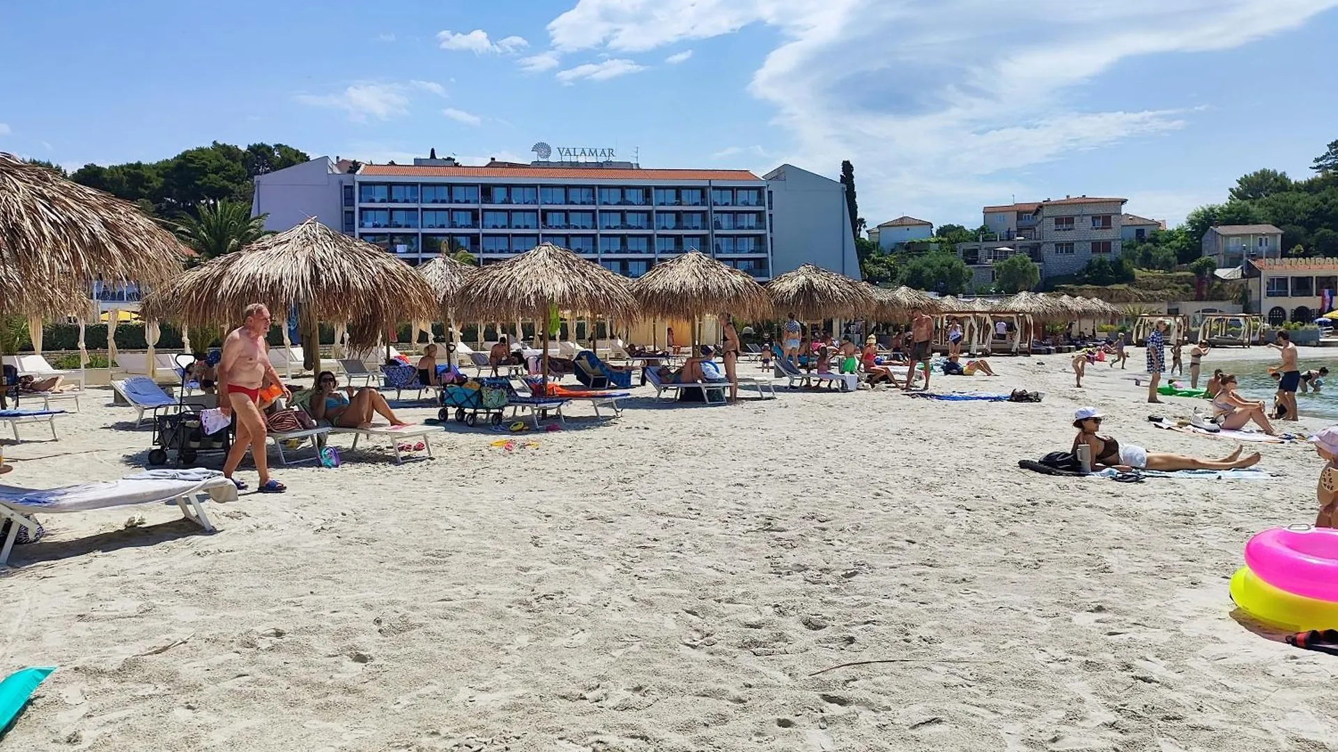 Family Friendly Apartments With A Swimming Pool Mundanije, Rab - 5076 Croatia